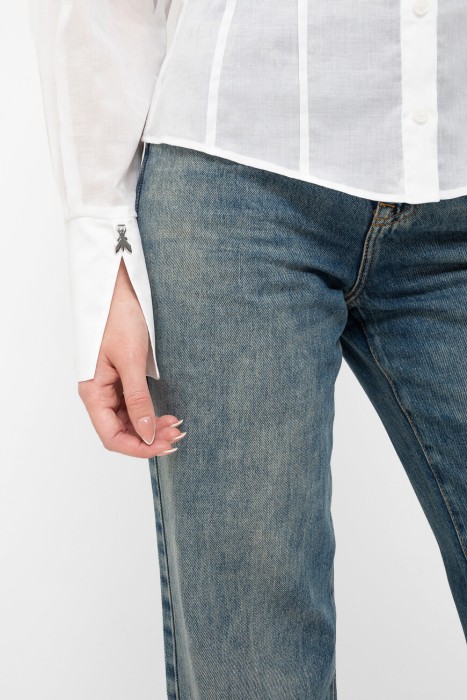 Товар белого цвета с внутренней стороны