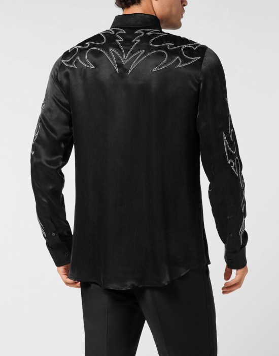 Товар черного цвета с внутренней стороны