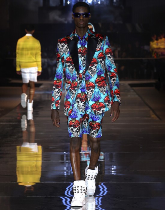 Товар голубого цвета с внутренней стороны