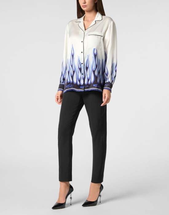 Товар белого цвета с внутренней стороны