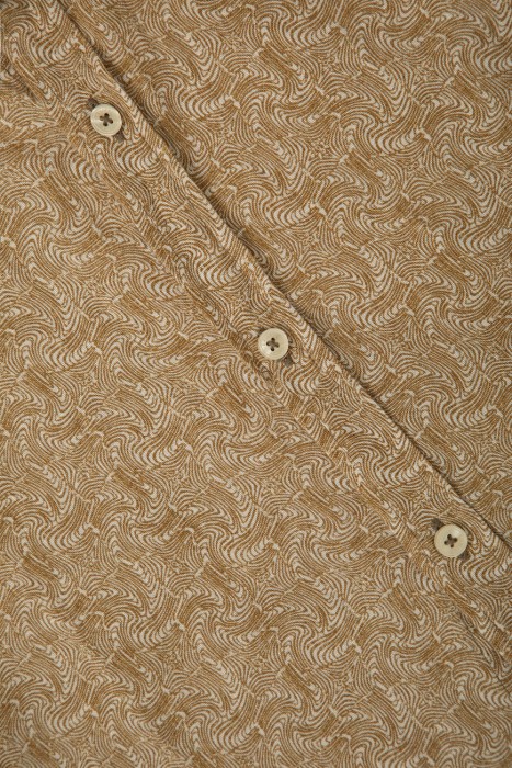 Товар белого цвета с внутренней стороны