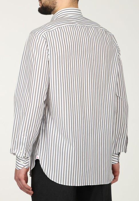 Товар белого цвета с внутренней стороны