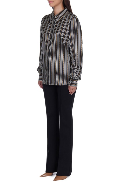 Товар коричневого цвета с внутренней стороны