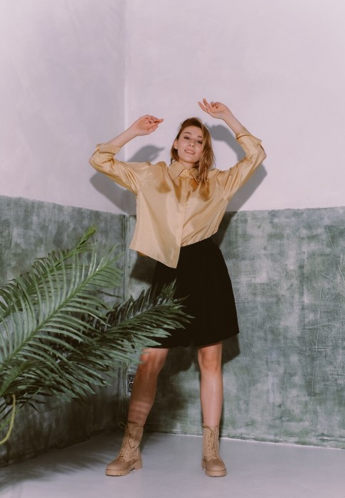 рубашка  из италии вид сбоку