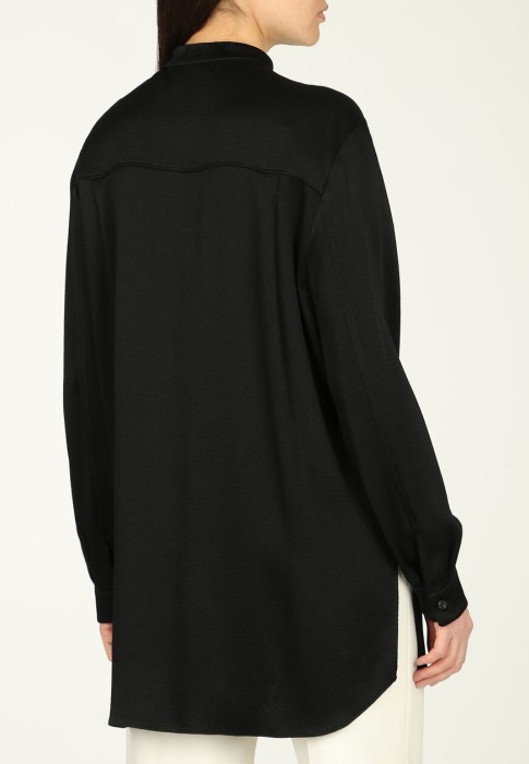 Товар черного цвета с внутренней стороны