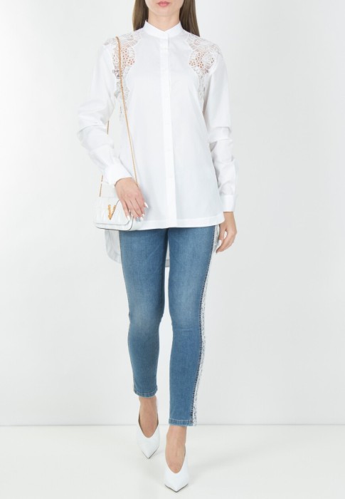 Товар белого цвета с внутренней стороны