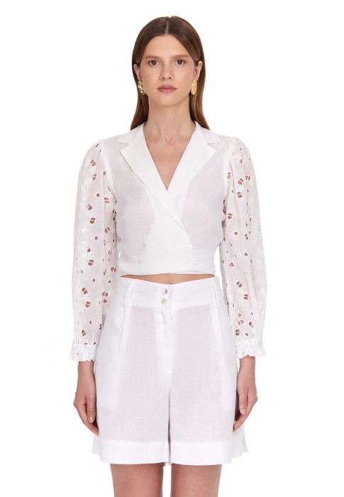 Товар белого цвета с внутренней стороны