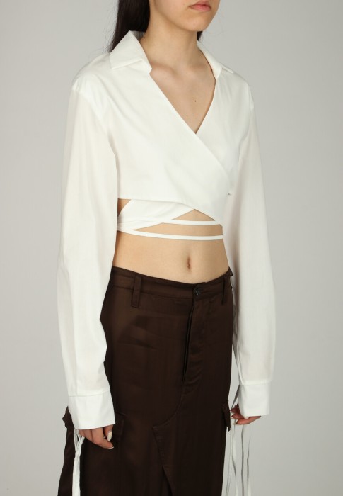 Товар белого цвета с внутренней стороны