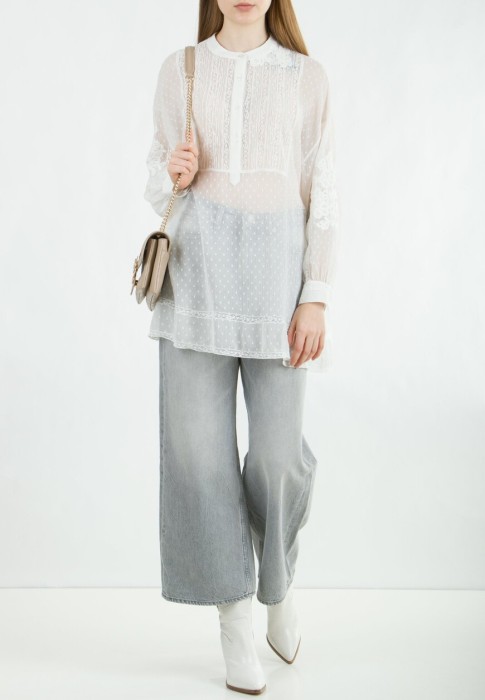 Товар белого цвета с внутренней стороны