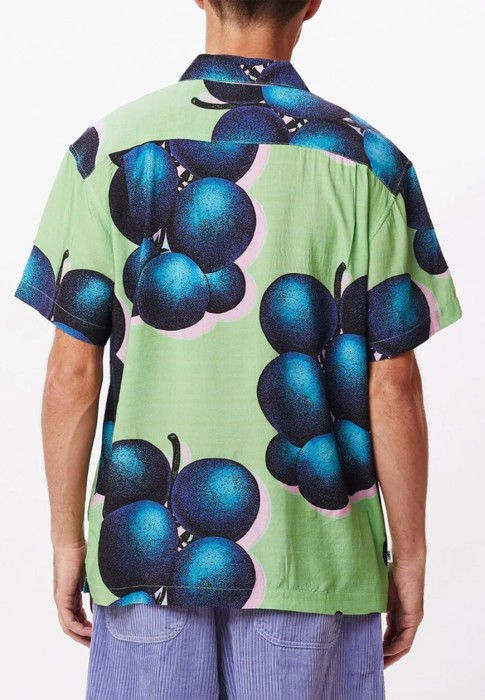 Товар зеленого цвета с внутренней стороны