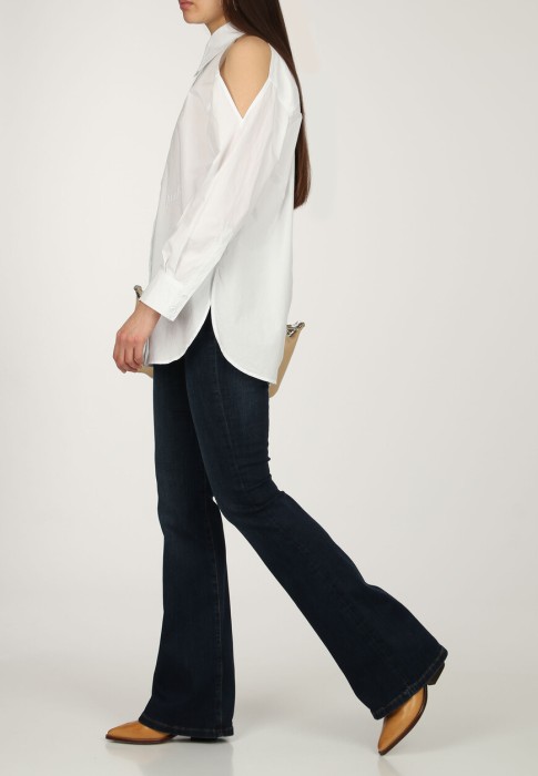 Товар белого цвета с внутренней стороны