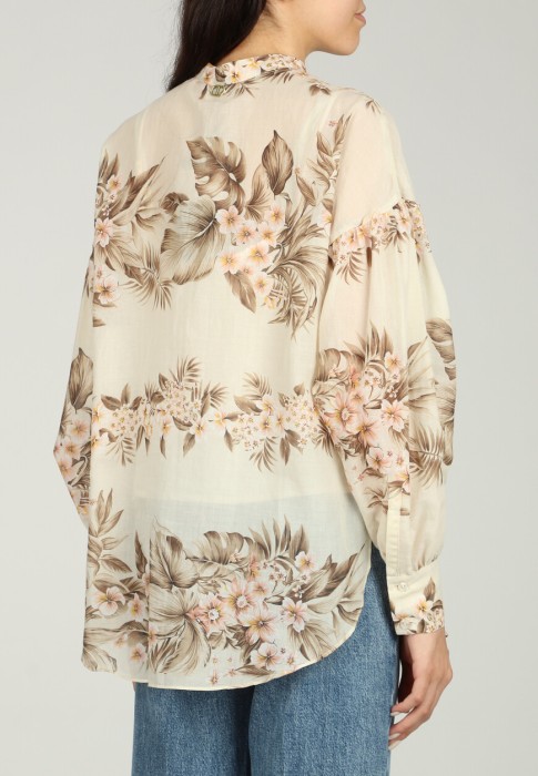 рубашка  из италии вид сбоку