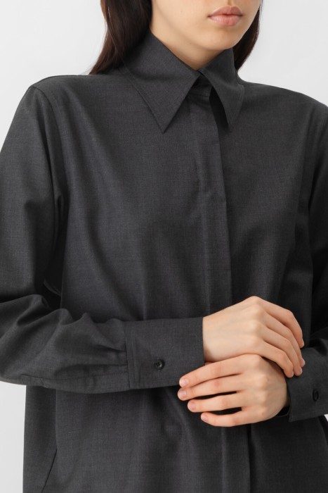 Товар серого цвета с внутренней стороны