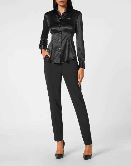 Товар черного цвета с внутренней стороны