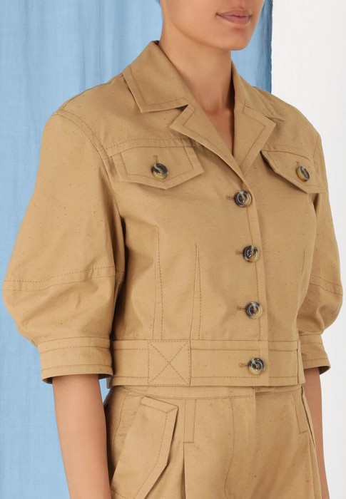 Товар коричневого цвета с внутренней стороны