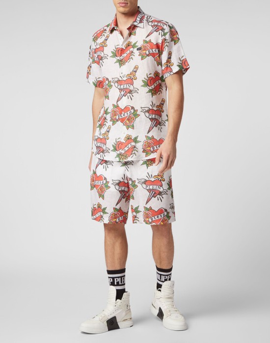 Товар белого цвета с внутренней стороны