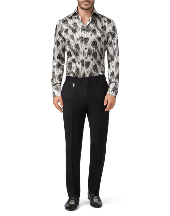 Товар белого цвета с внутренней стороны