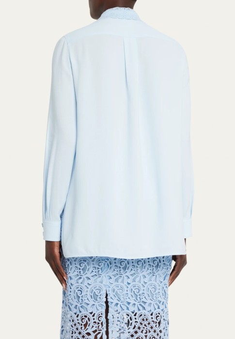 Товар голубого цвета с внутренней стороны