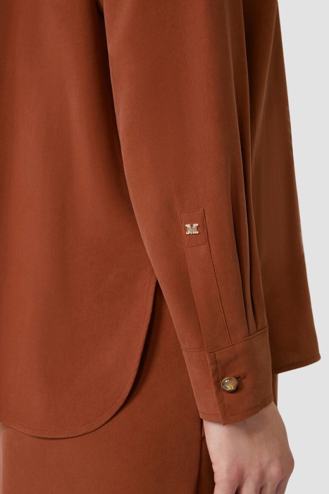 Товар оранжевого цвета с внутренней стороны