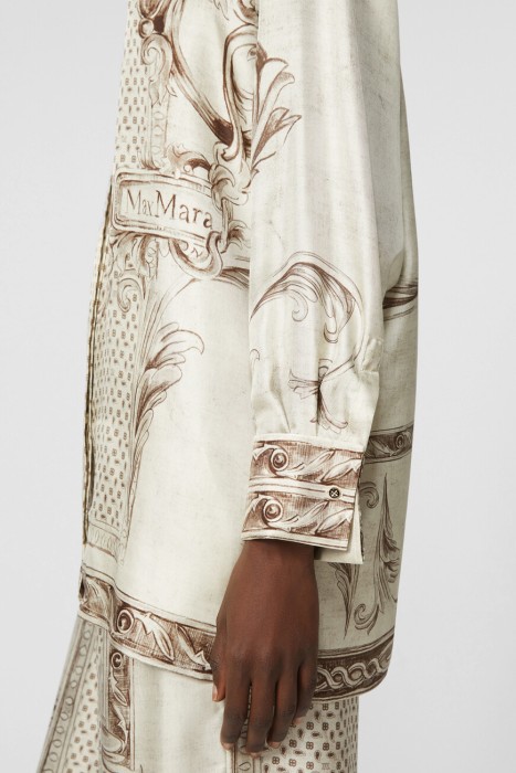 рубашка  из италии вид сбоку