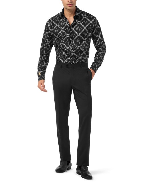 Товар черного цвета с внутренней стороны