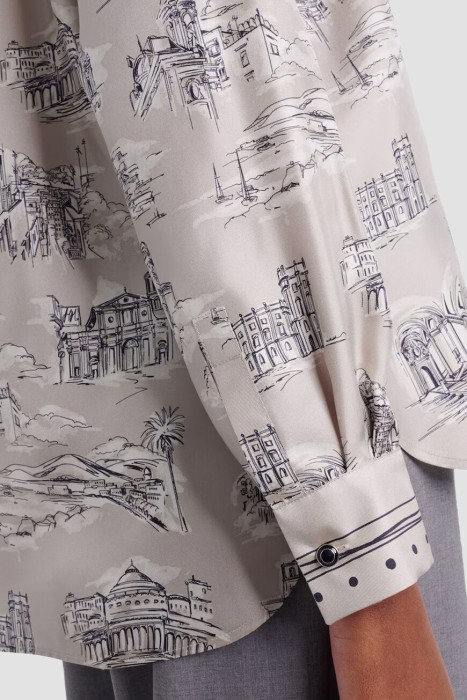 Товар разноцветного цвета с внутренней стороны