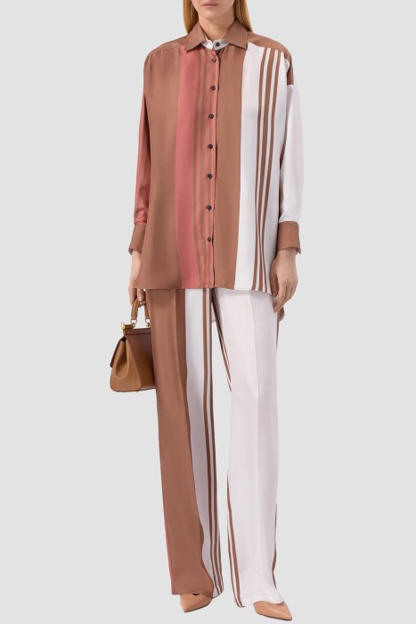 Товар разноцветного цвета с внутренней стороны