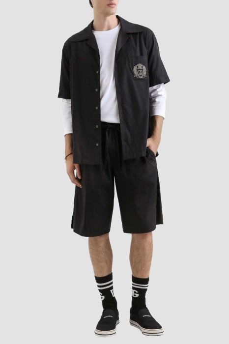 Товар черного цвета с внутренней стороны