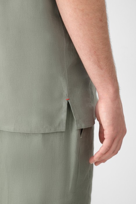 Товар зеленого цвета с внутренней стороны