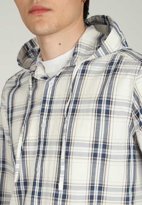 Товар бежевого цвета с внутренней стороны