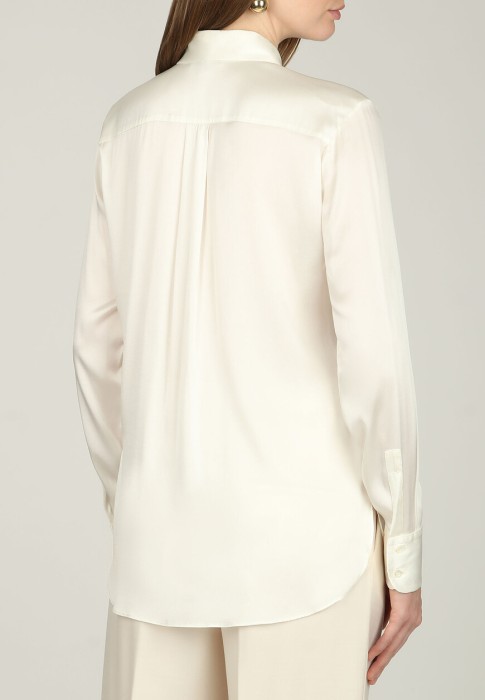 Товар белого цвета с внутренней стороны