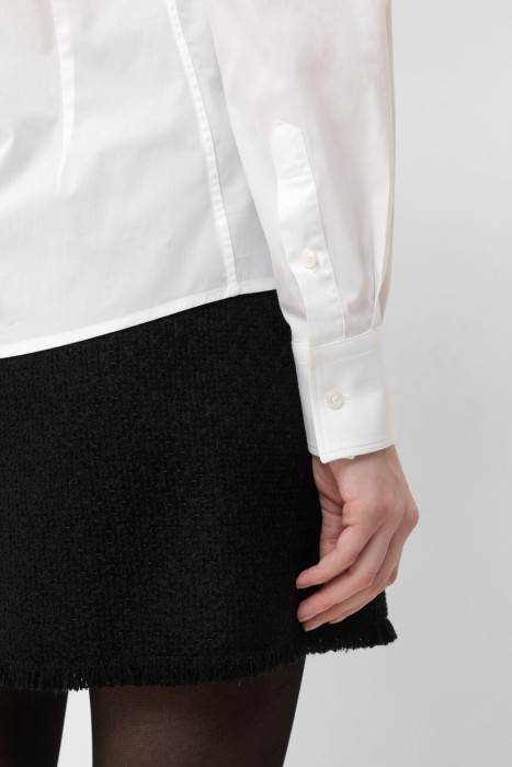 Товар белого цвета с внутренней стороны