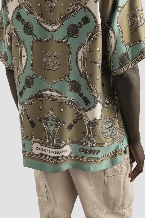 Товар разноцветного цвета с внутренней стороны