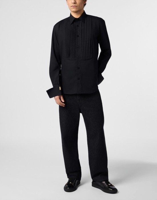 Товар черного цвета с внутренней стороны