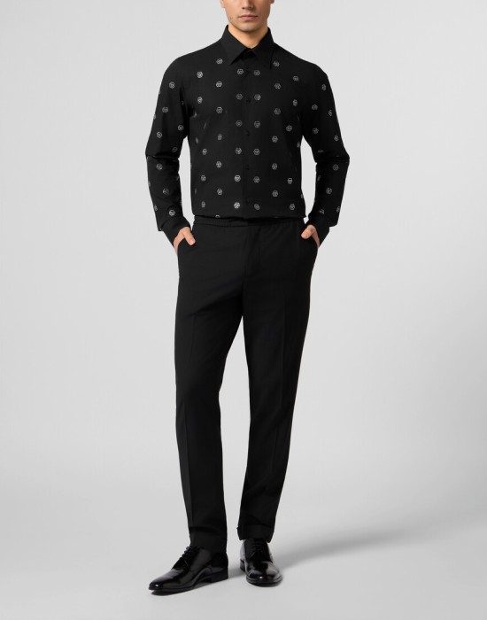 Товар черного цвета с внутренней стороны