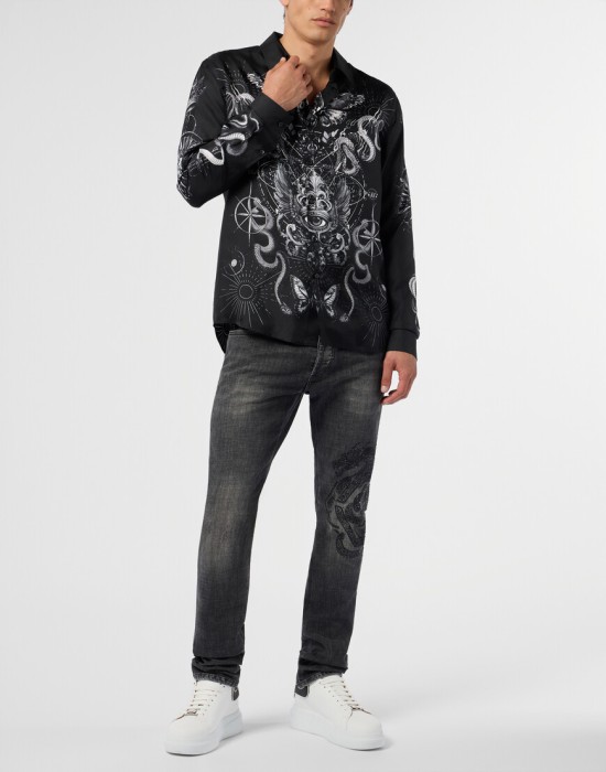 Товар черного цвета с внутренней стороны