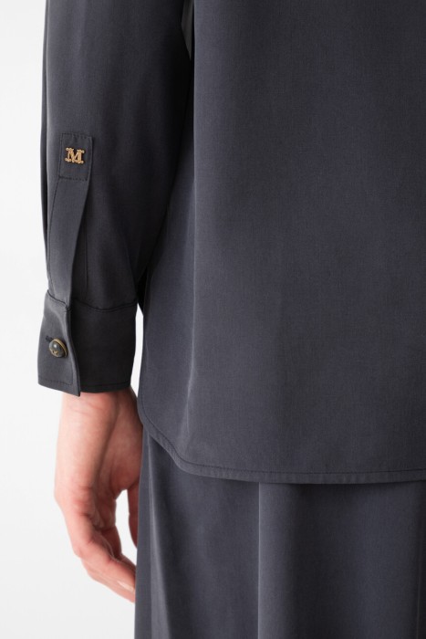 Товар серого цвета с внутренней стороны