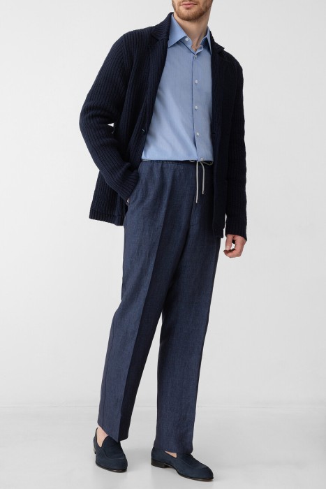 Товар синего цвета с внутренней стороны