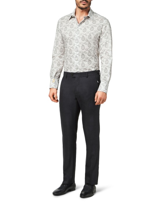 Товар белого цвета с внутренней стороны