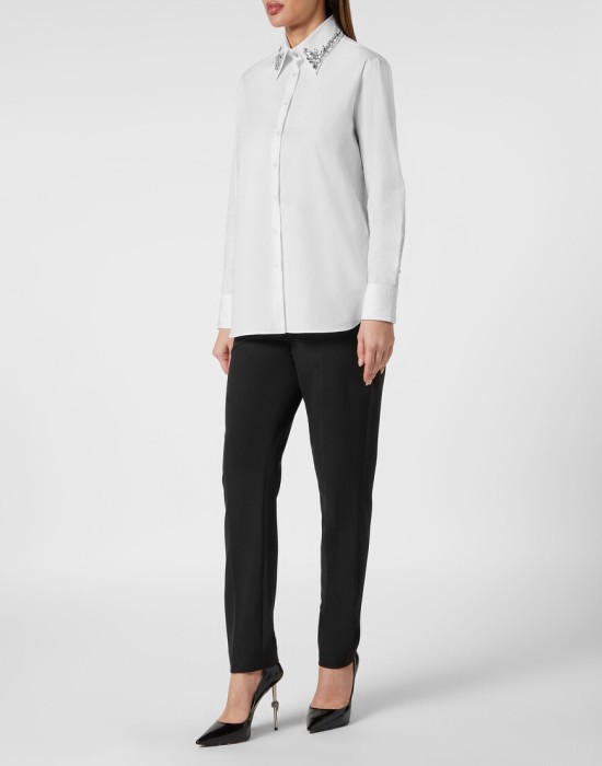 Товар белого цвета с внутренней стороны