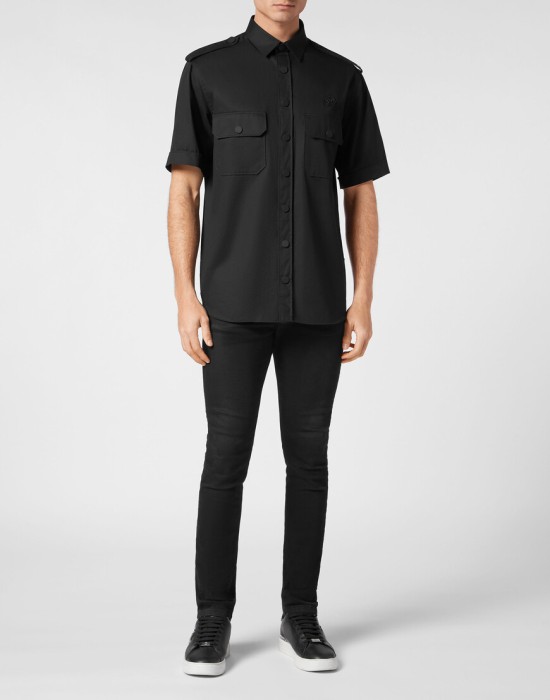 Товар черного цвета с внутренней стороны