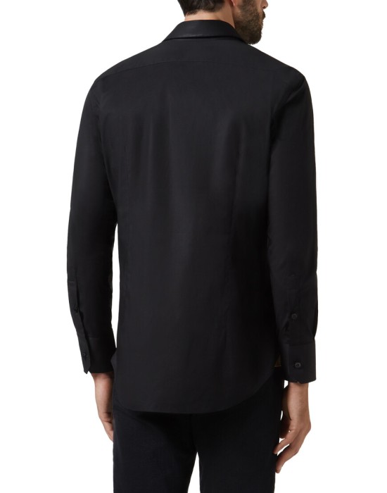 Товар черного цвета с внутренней стороны