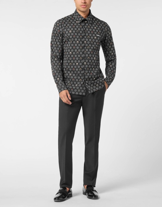 Товар черного цвета с внутренней стороны