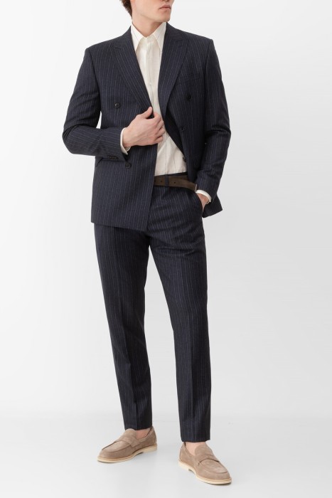 Товар белого цвета с внутренней стороны