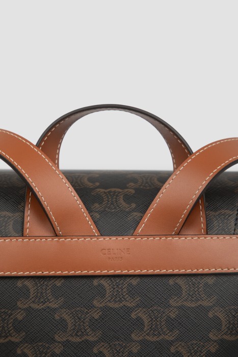 Товар коричневого цвета с внутренней стороны