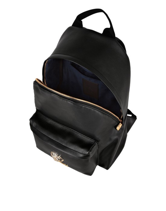 Товар черного цвета с внутренней стороны