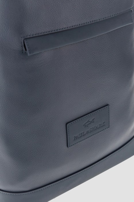 Товар синего цвета с внутренней стороны