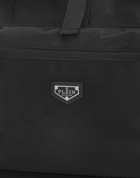 Товар черного цвета с внутренней стороны