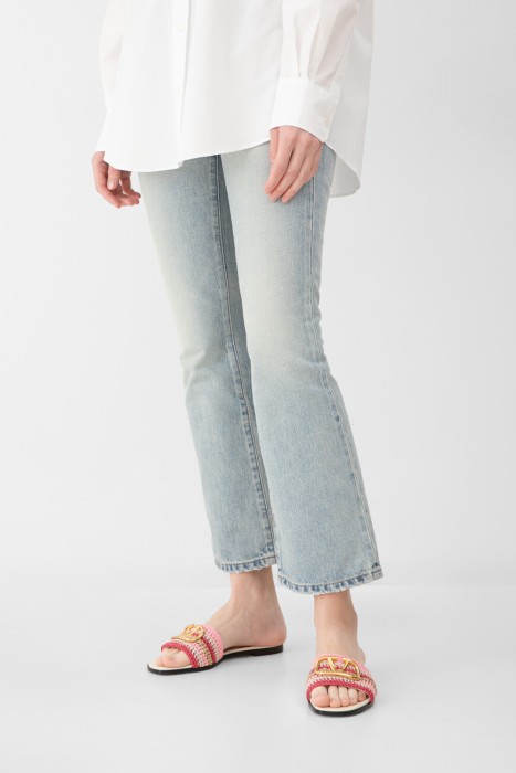 сандалии  модель slide от бренда valentino вид слева