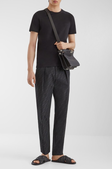 сандалии  по цене 29400 руб вид справа